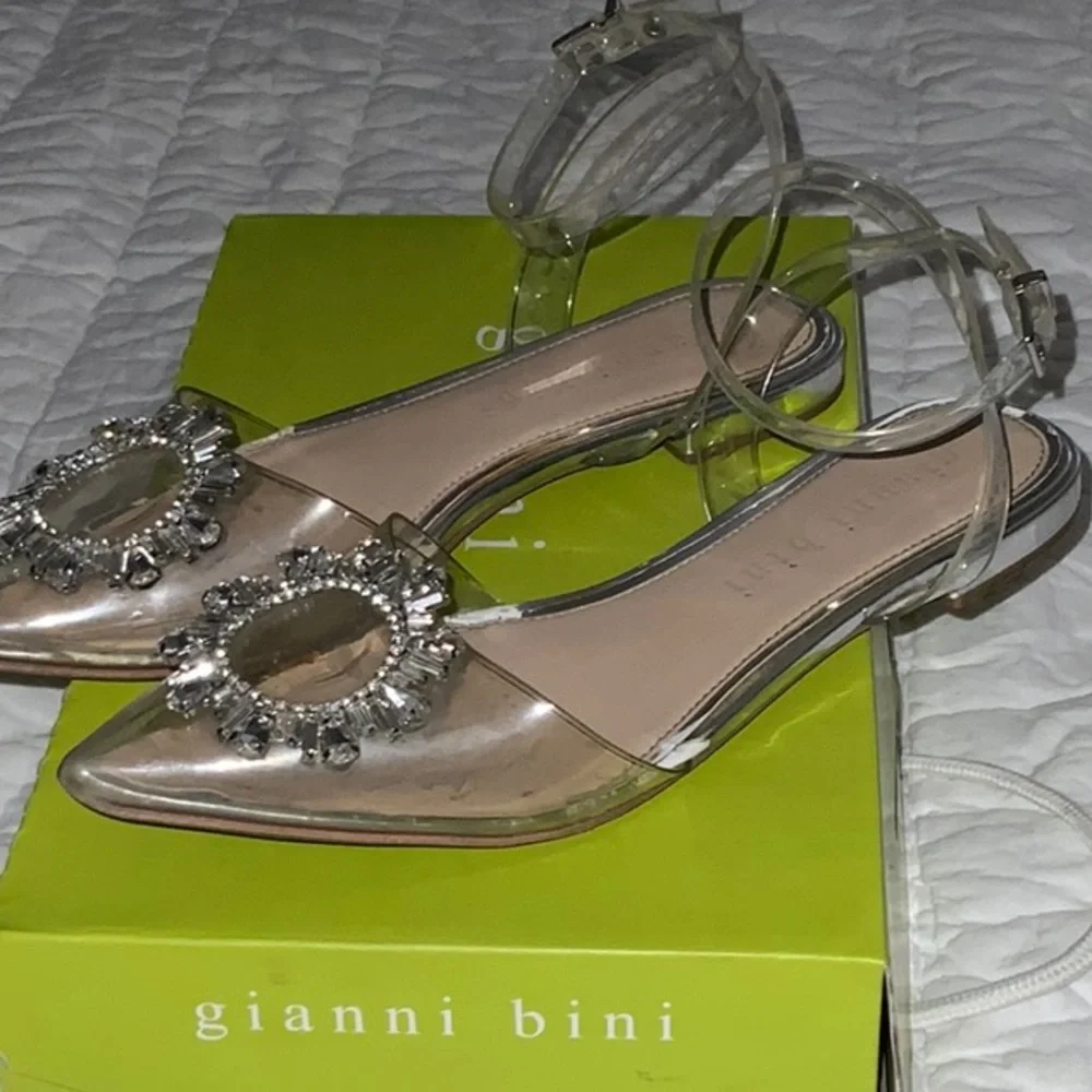 Gianni Bini Vailie Ankle Strap Pointy Flat SZ 8 in Clear PVC - Picture 2 of 16